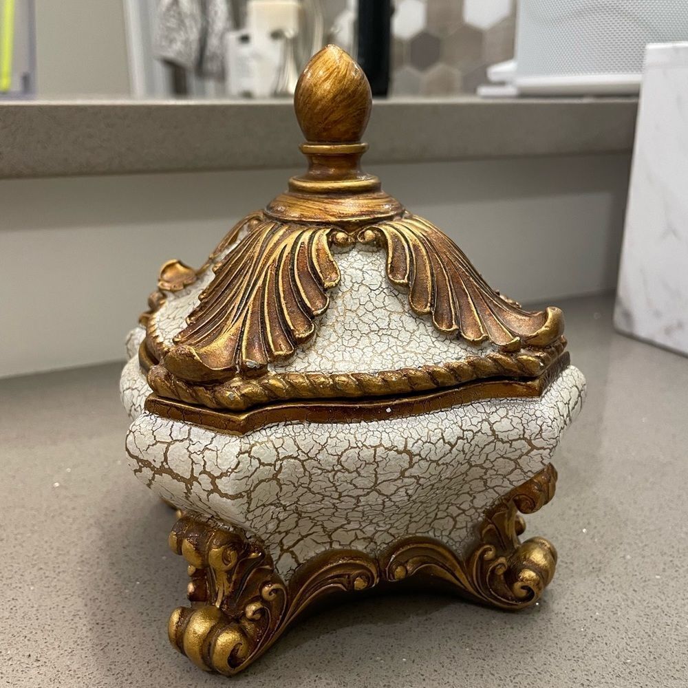 Vintage boho jewelry holder